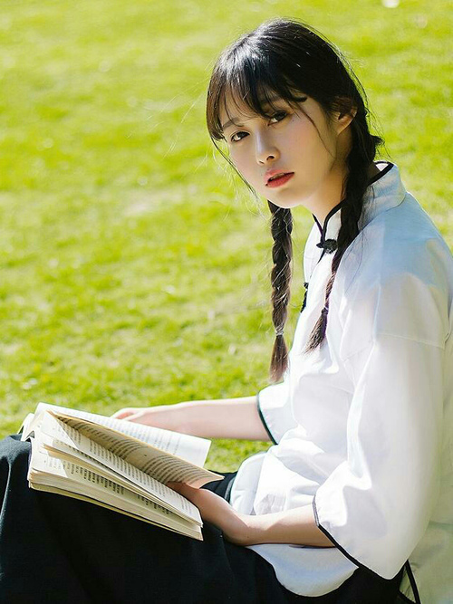 未来篮球：智能场馆、虚拟裁判引领全新比赛体验，虚拟篮球联赛怎么玩