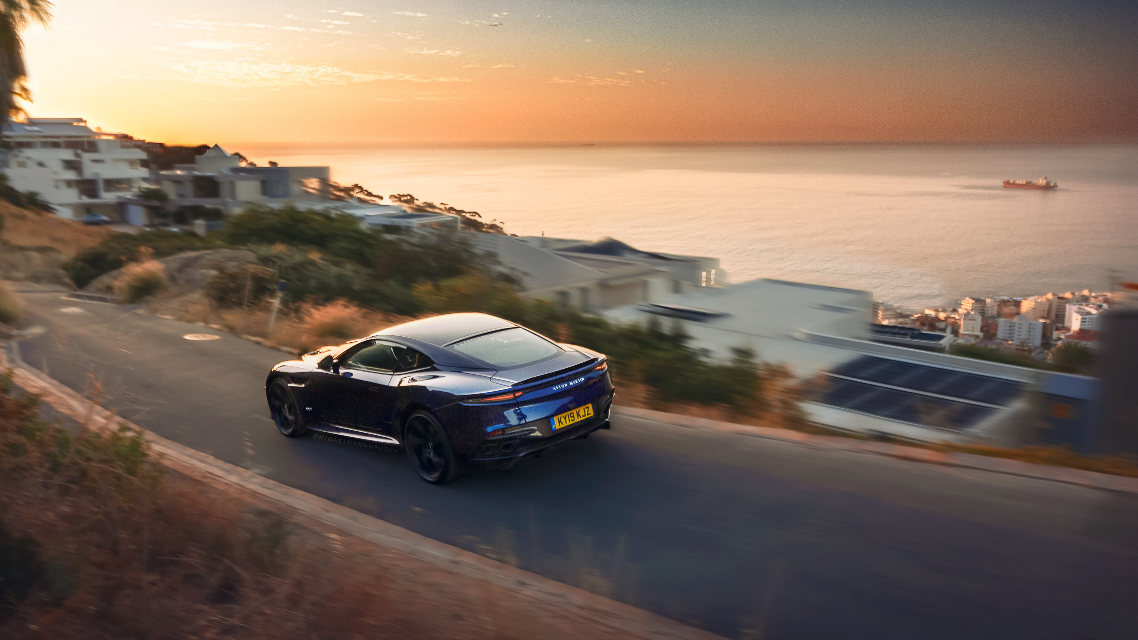 电竞比赛中的亮点瞬间:精彩操作与创新战术,电竞比赛现场描述