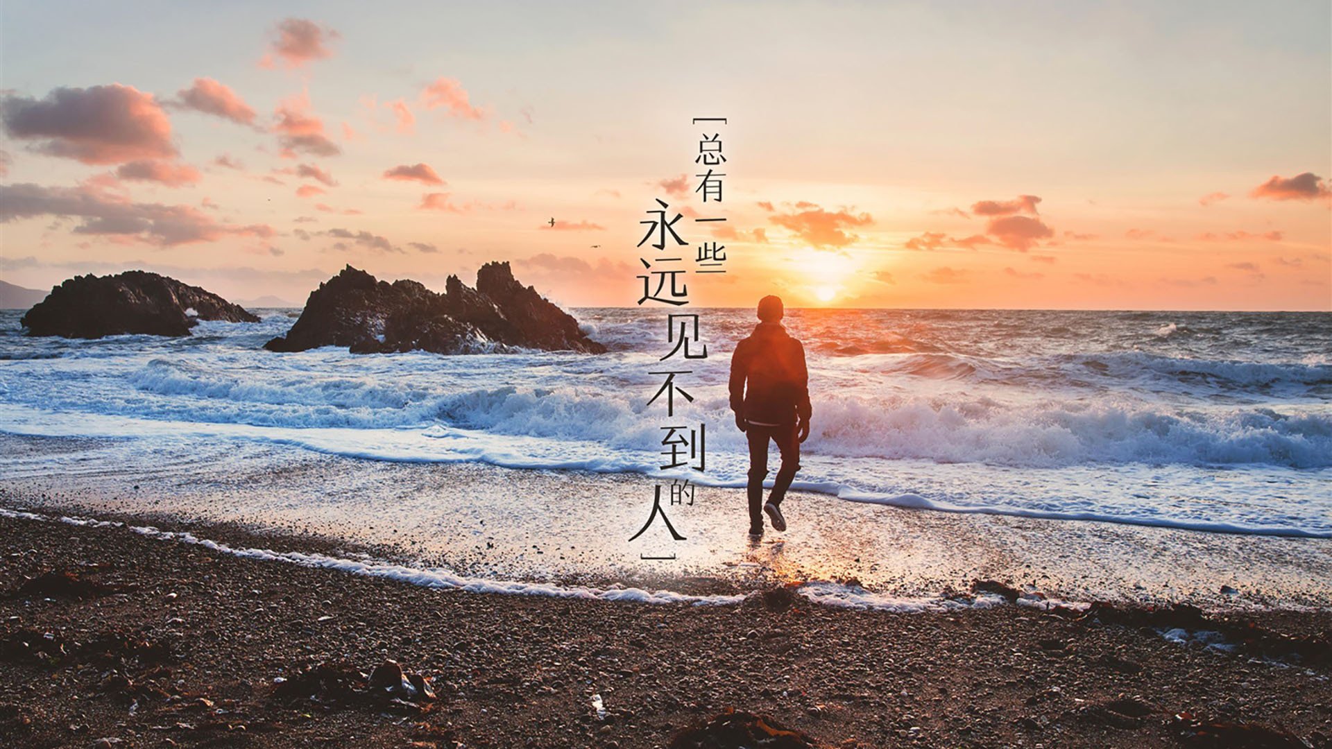 “高新区全民健身馆短柄墙球赛:速度与战术相互交织,比赛充满智慧的碰撞”